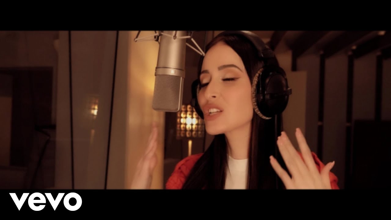 Kenza Farah - Au clair de ma plume 🎶 Official Music Video & Album Link