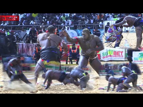 Alahou Akbar Franc humile Ama Baldé devant Eumeu Sène et Balla lambalok alou Na