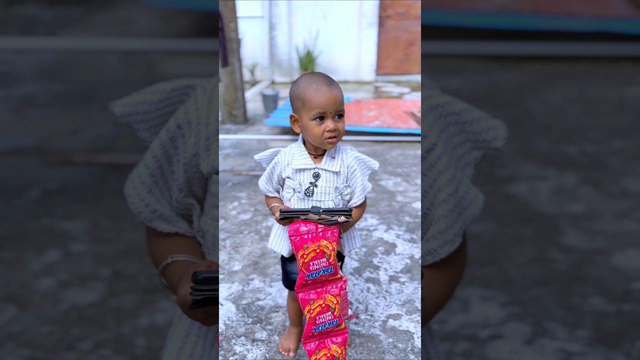 Devanshi's Mobile Gets Stolen and She Chases the Thief! 😲