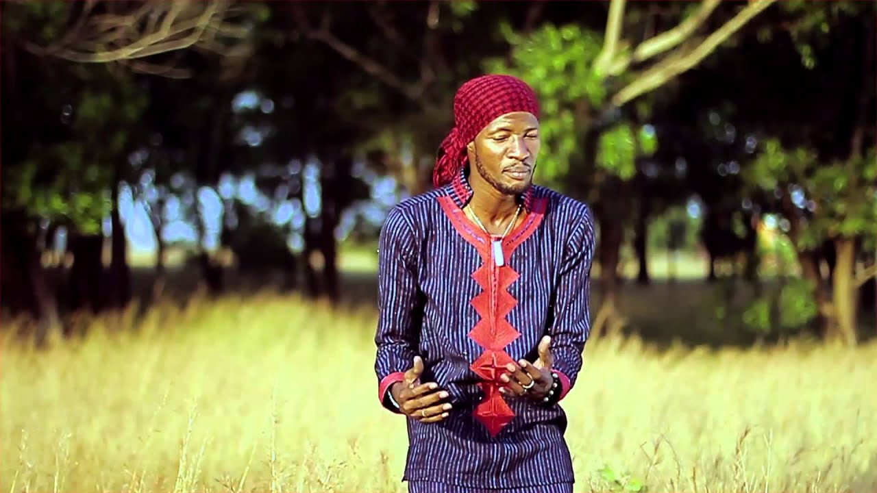 Faby Mc BOKIRA : Le Jeune Rapper Guinéen qui Conquiert la Fouta 🎤