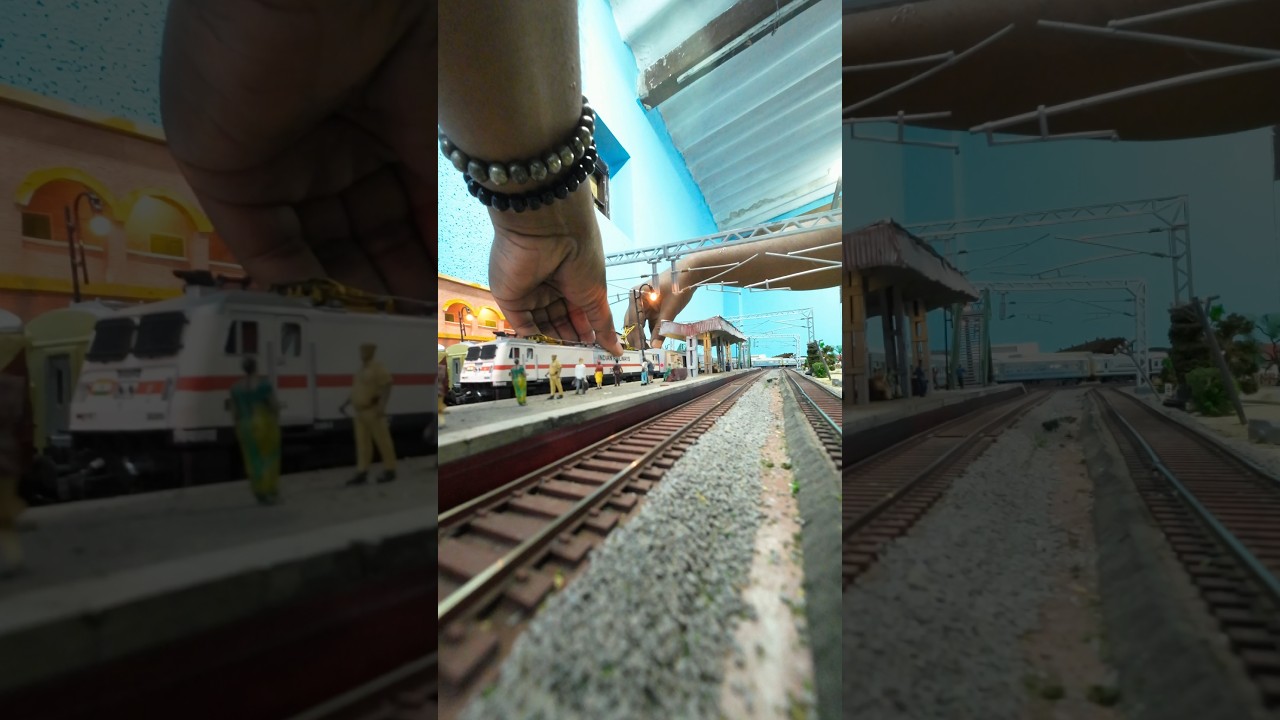 Indian Railways Night Run with WAP-7 Model 🚆