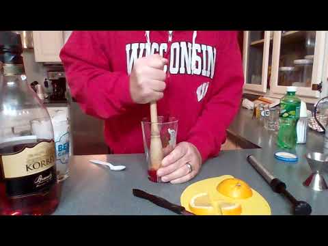 How to make a Brandy old fashioned