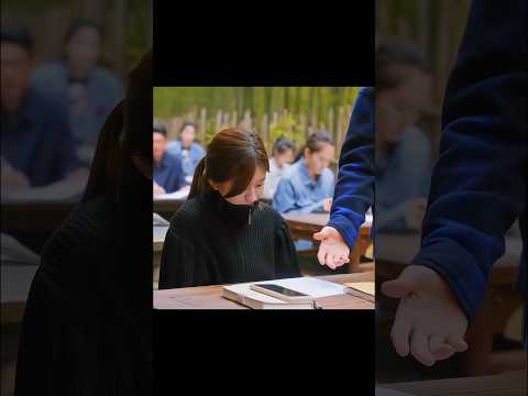 Plz Mera phone mat xinna 🤣 || hindi dubbed kdrama #fypシ゚ #kdrama #genz #goviral #short