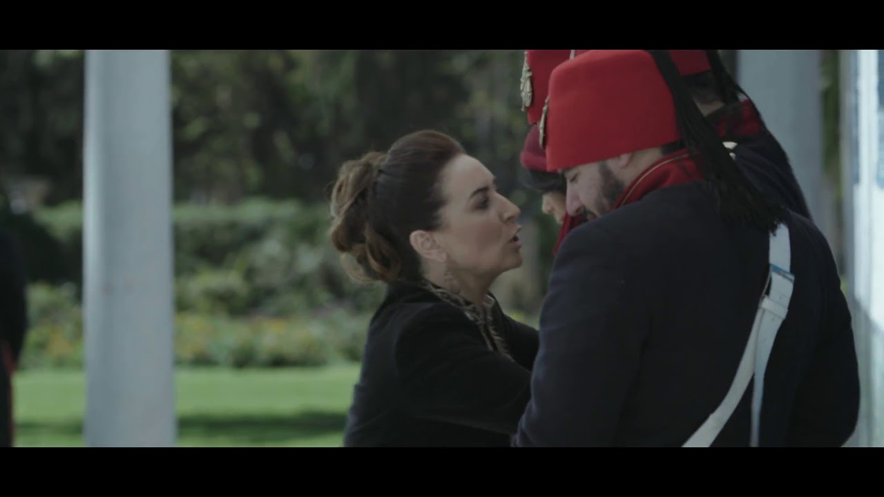 تاج الحاضرة: الحرس يمنع مرت الباي من دخول القصر 🏰