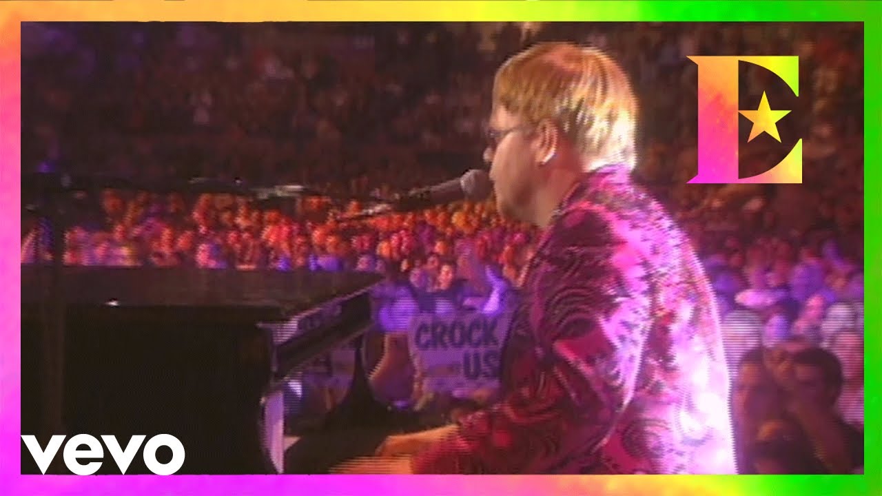 Elton John Live at Madison Square Garden: Crocodile Rock Performance đ¸