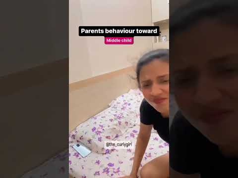 Ye भेदभाव kyo😤😂 #middlechild #funny #ytshorts #youtubeshorts #the_curlygirl #funnyvideo #parents
