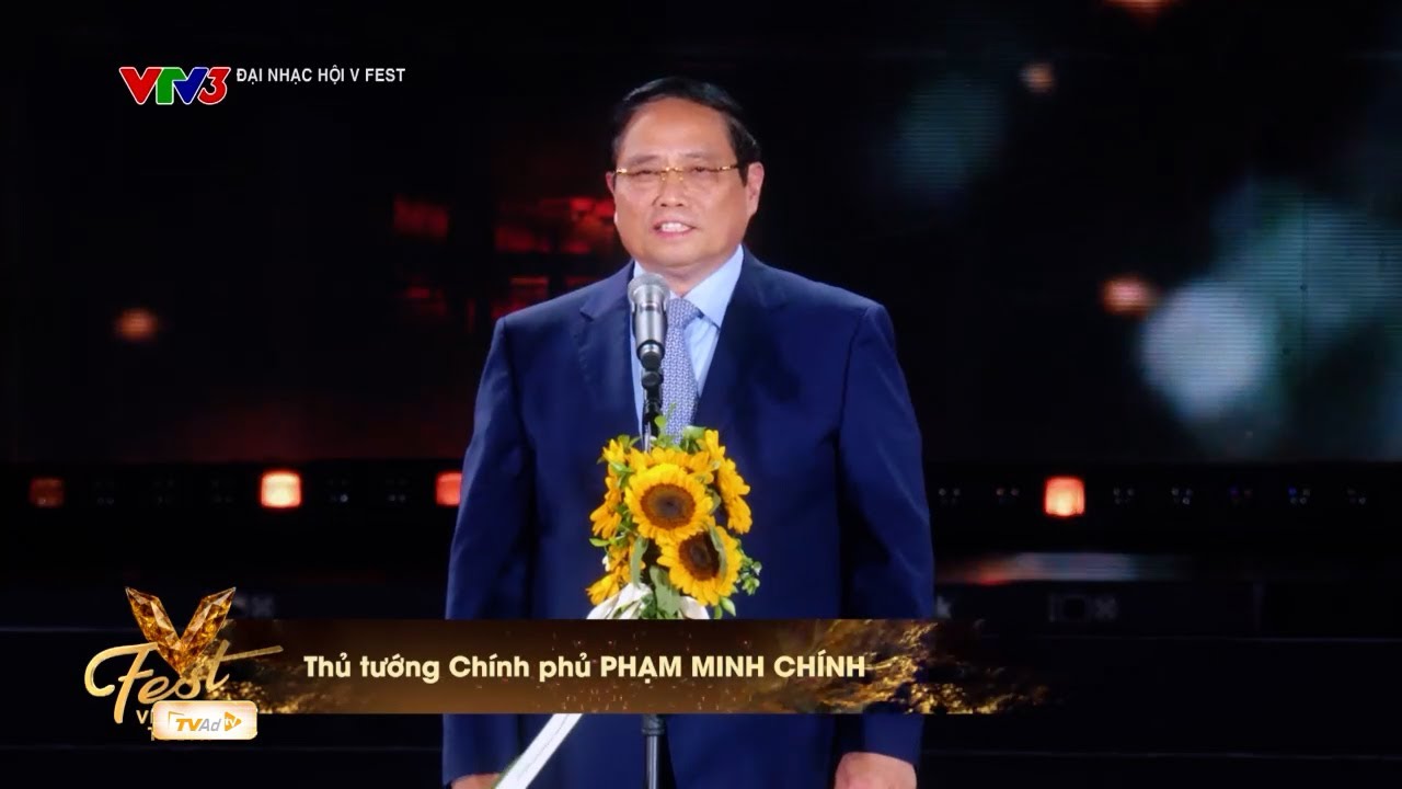 Thủ tướng Phạm Minh Chính tặng hoa tại V Fest 🇻🇳