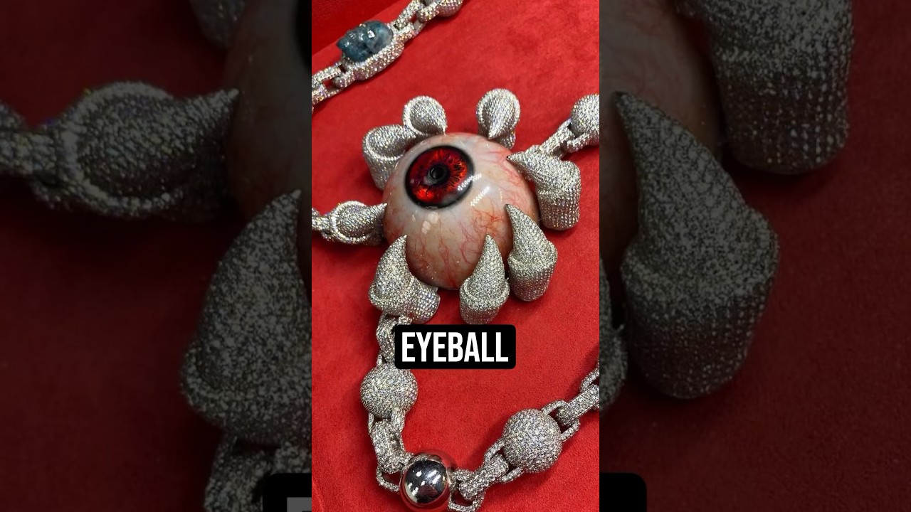 3 You Won't Believe These 3 Ridiculous Chains Worn by Rappers! 🤯
