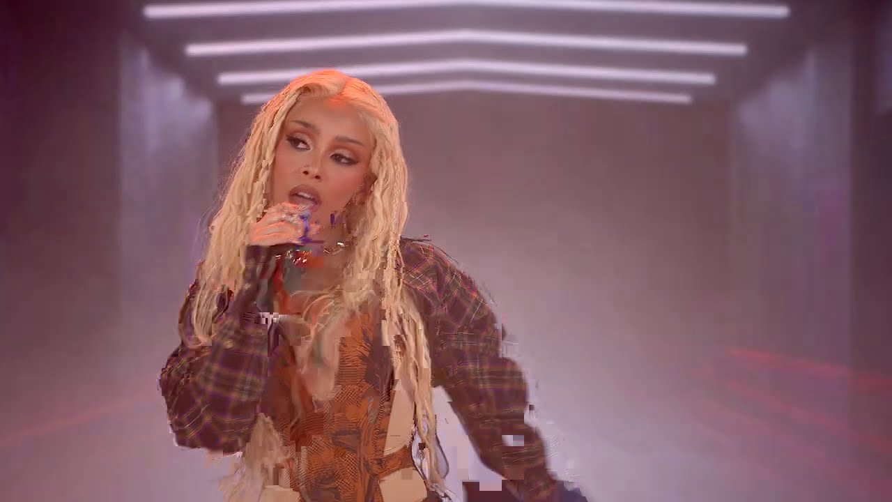 Doja Cat - Hot Pink Sessions: Streets (Look 1)