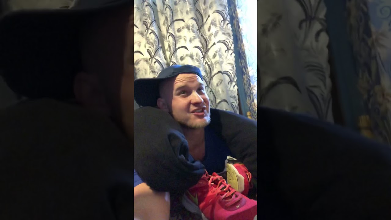 Мама в шоке от смешного видео 😂