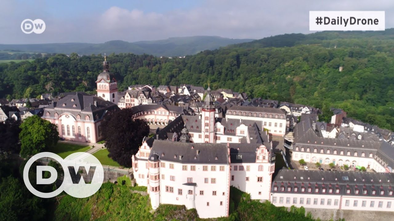 Weilburg Sarayı: Rönesans Mirası ✨