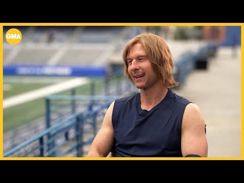 Glen Powell on Peyton and Eli Manning as coaches for 'Chad Powers'