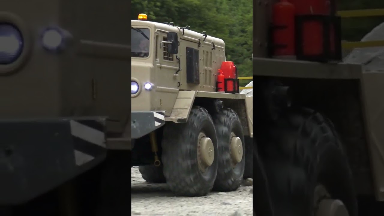 Russischer MAZ 537 BC8 Schwertransport π
