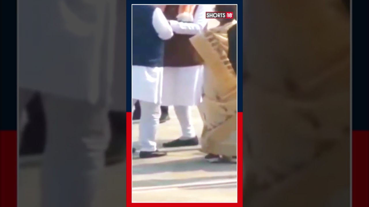 Nitish Kumar Bows to PM Modi After Oath Ceremony