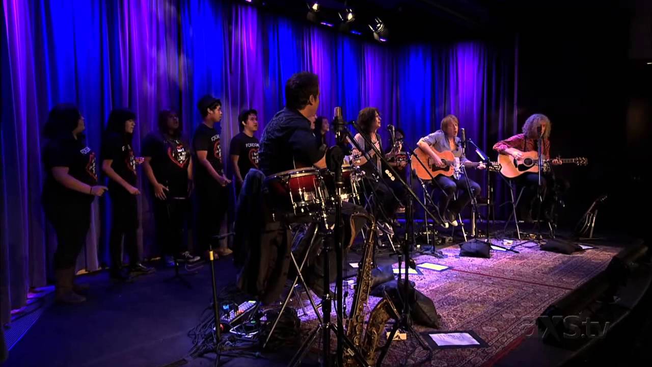 Foreigner Performs 'I Want To Know What Love Is' Live 🎶