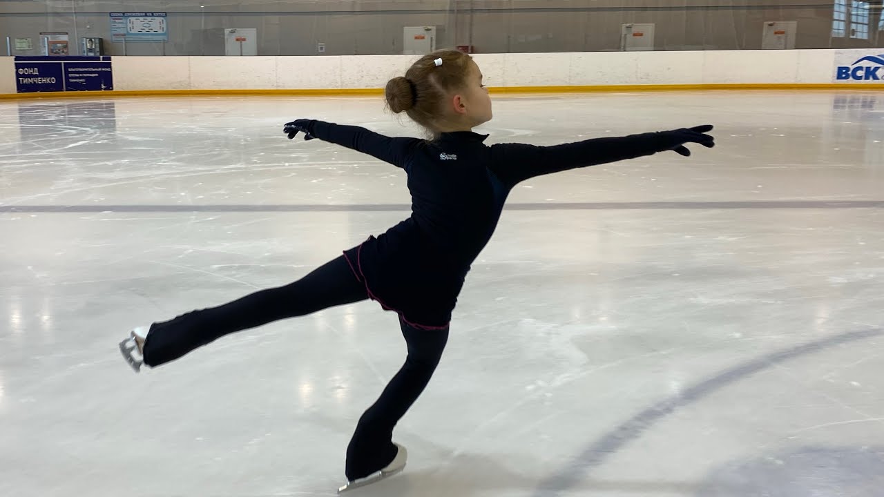 Фигурное катание: Первая тренировка на новых коньках Лебедевой Мирославы