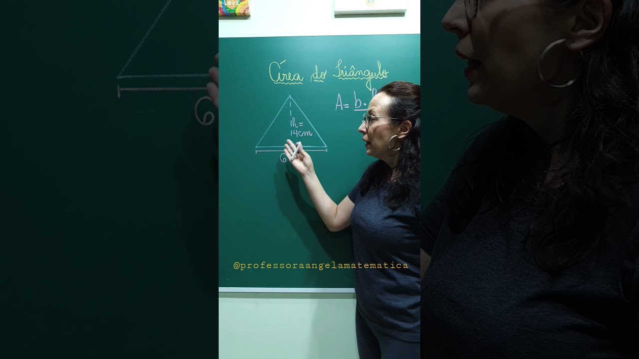Como Encontrar a Área de um Triângulo em Minutos! 📐 #Shorts