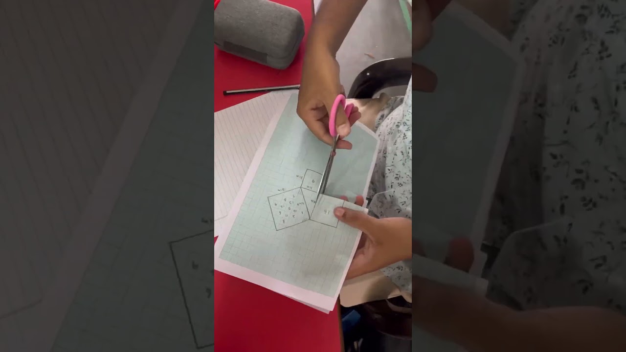 Engaging Pythagoras Theorem Activity with Graph Sheets 📐