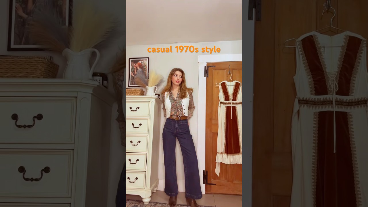 Casual 1970s Vintage Style π