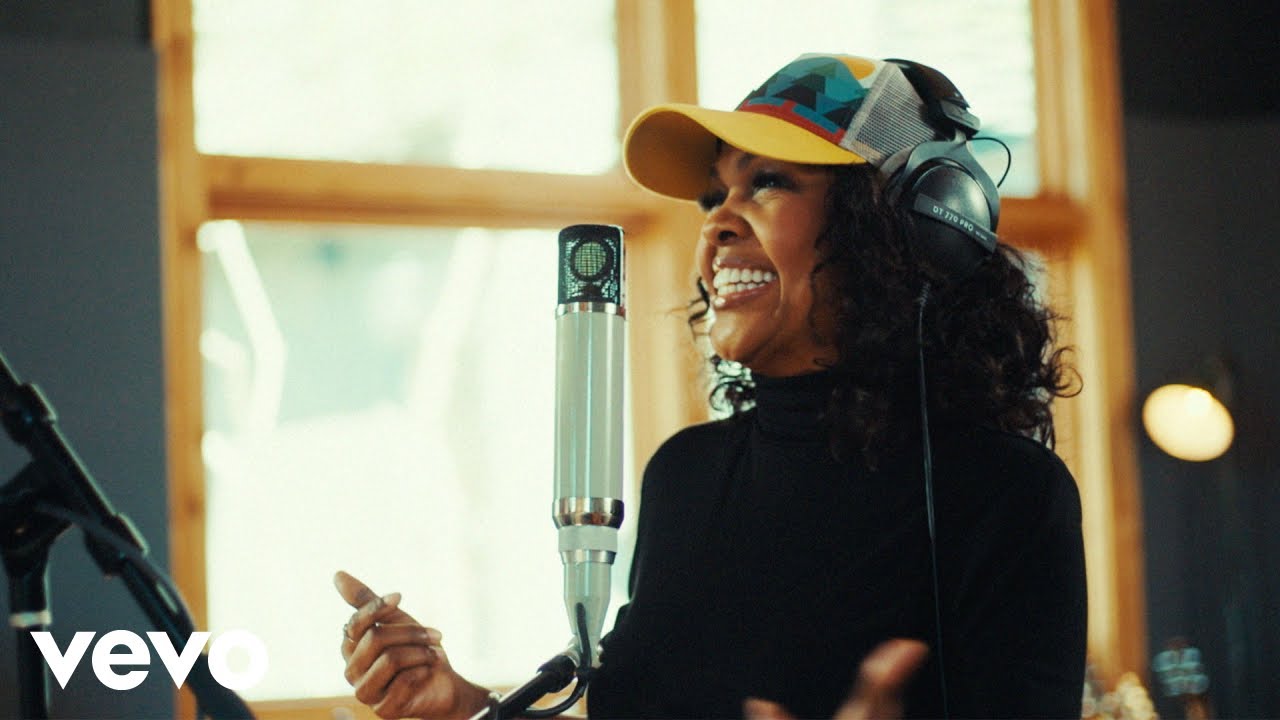 Brandon Lake & CeCe Winans - I Know A Name 🎶