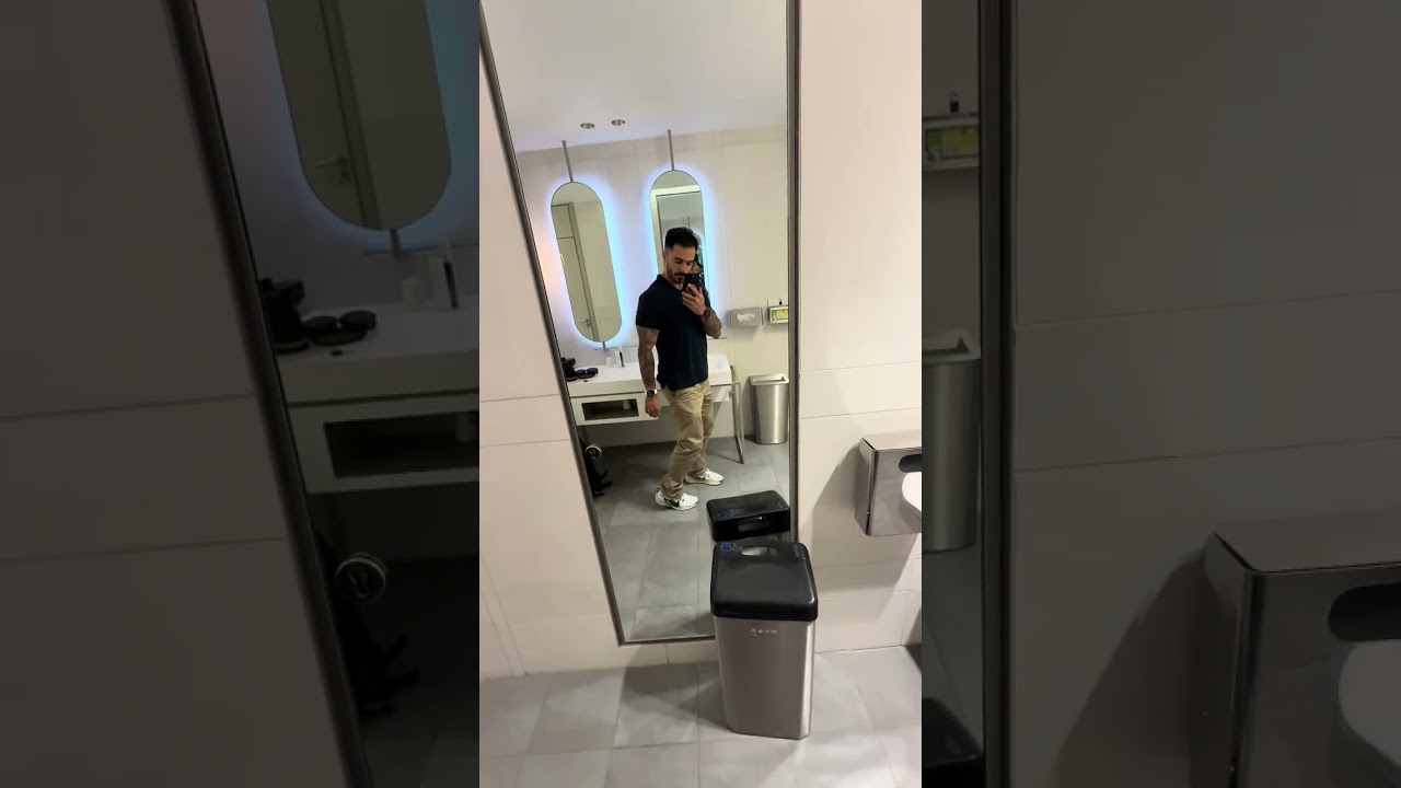 Douche au salon Air France à Paris ✈️