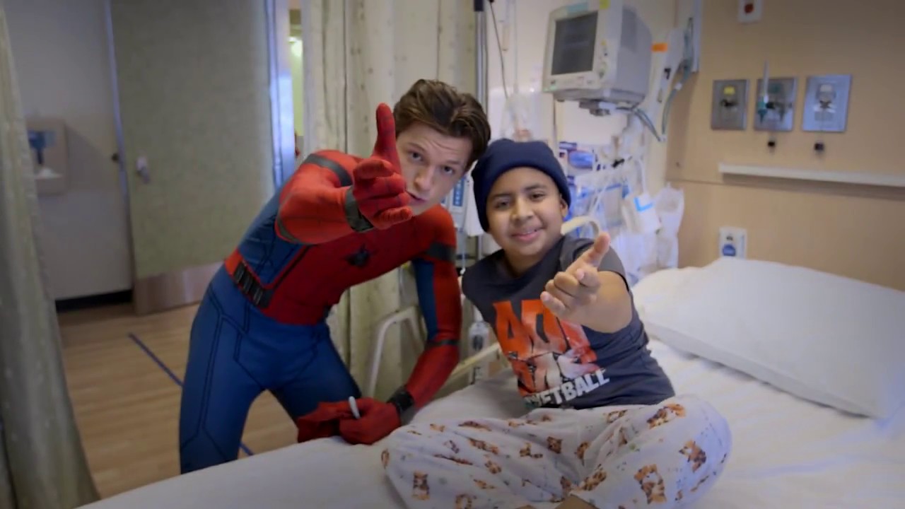 Tom Holland Surprises Kids at Los Angeles Children's Hospital 🎥