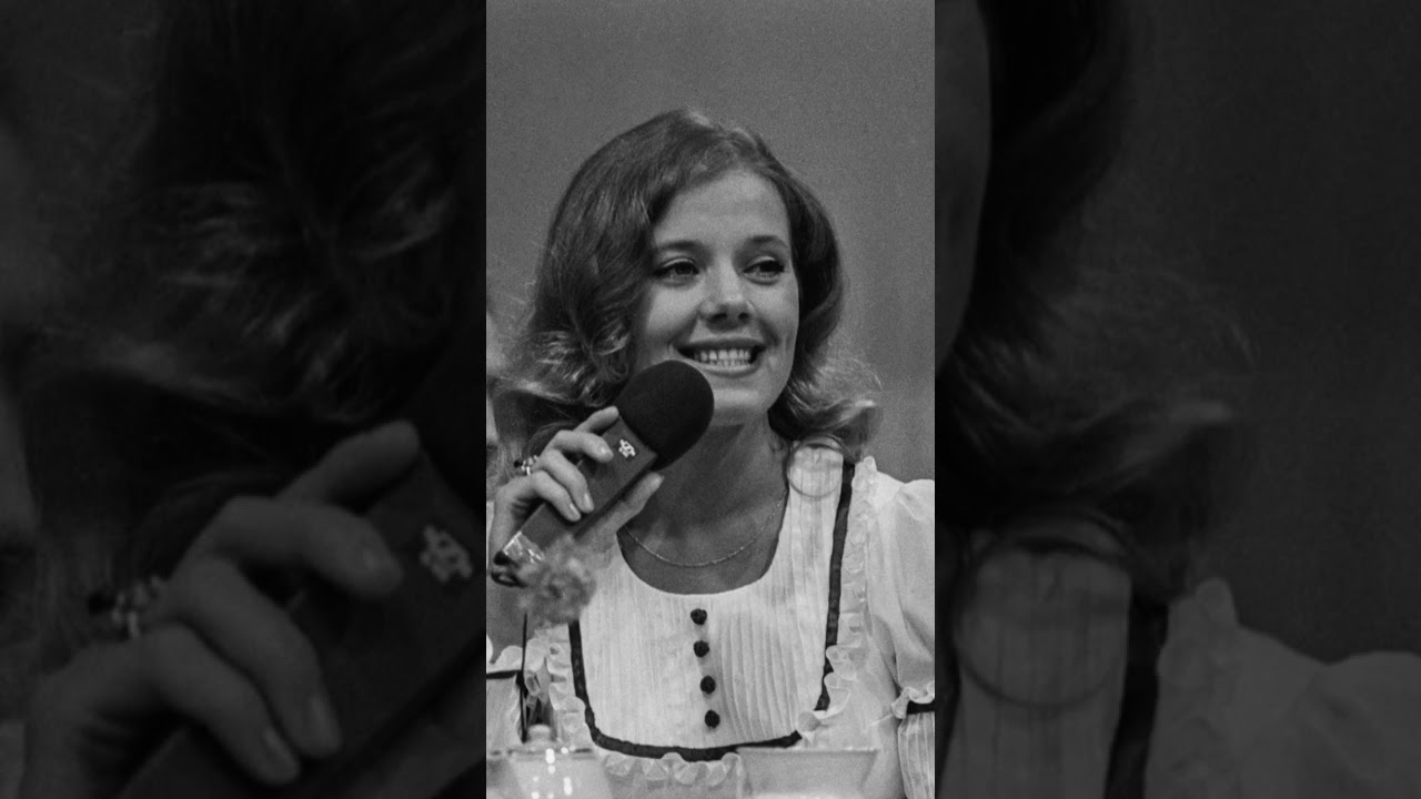 Мишель Легран и Людмила Сенчина исполняют музыку из фильма 'Шербургские зонтики' 🎶