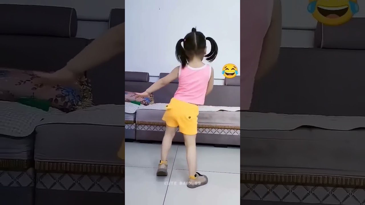 Adorable Baby Tuti Dance Moves 👶