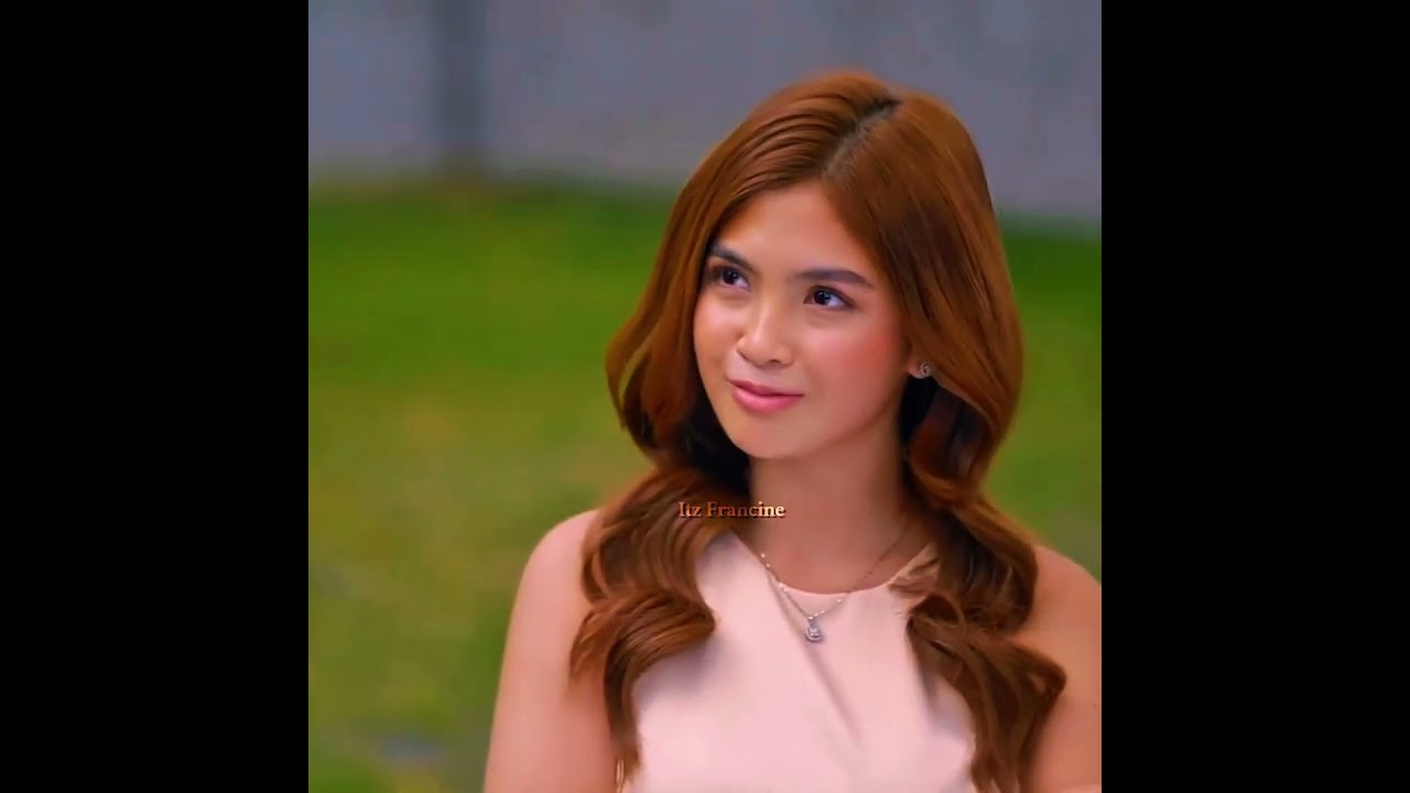 Romantic Couple Scene in Spain đ§ī¸