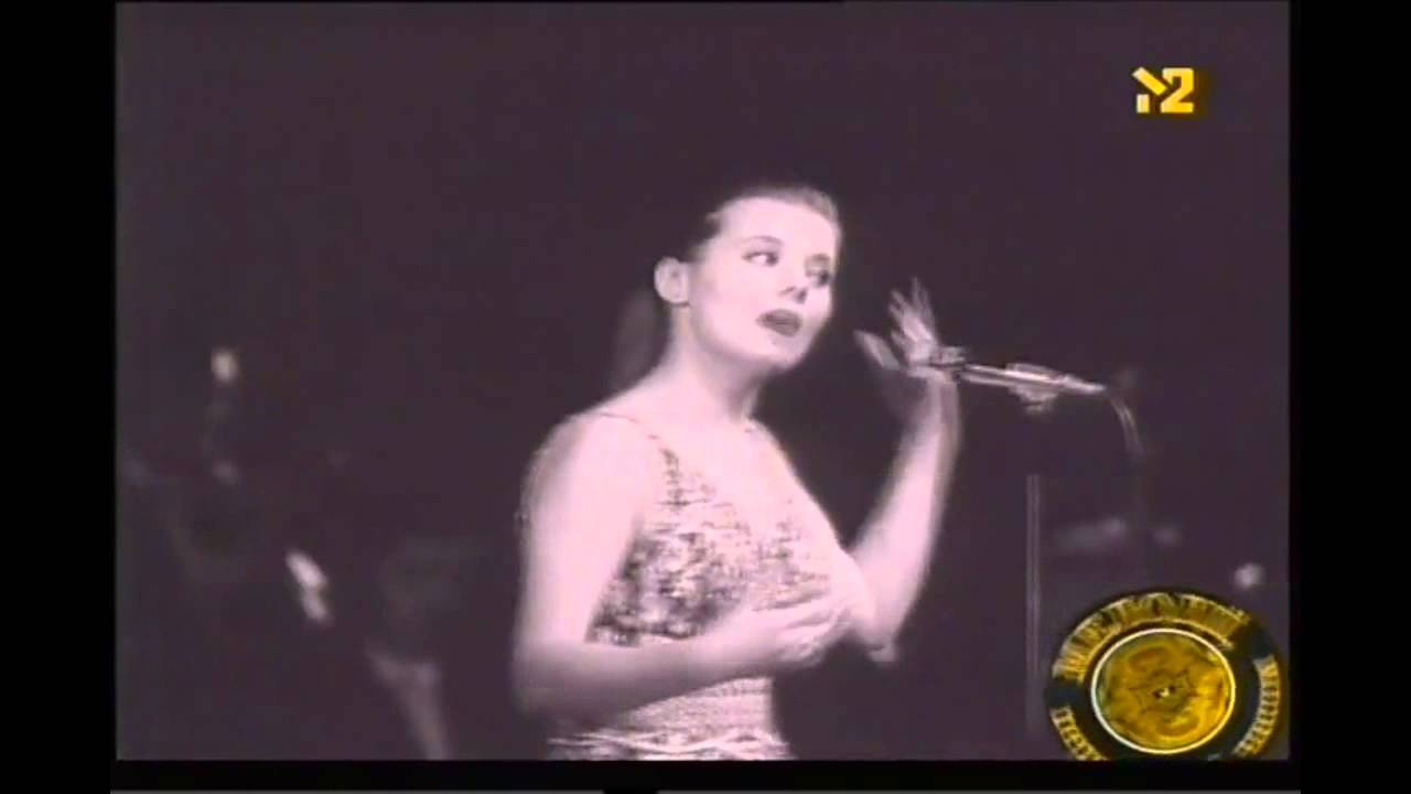 Юная Людмила Сенчина исполняет редкий романтический роман «Золушка» ✨