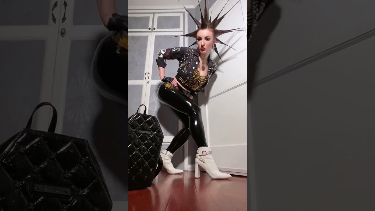 Punk Rock Girl Outfit Inspiration ☠️