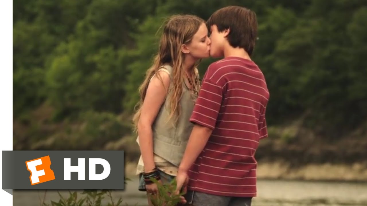Labor Day (2013) - First Kiss Scene 🎬