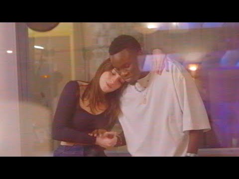 Jungeli x Lenie - À Tes Côtés (Visualizer)