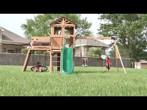 Complex de Joaca Solid din lemn de cedru Punctul Seterling Centru de catarat cu tobogan si 2 nivele