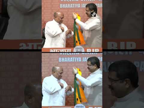 Former JD(U) President RCP Singh joins BJP