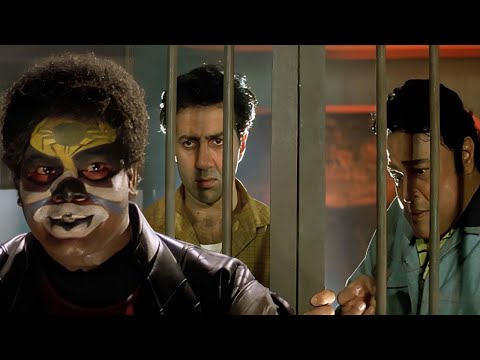 ये आदमी को मारकर उसका दील निकाल लेता है ऐसा सूना है मेने  - Best Action Scene - Ghatak Movie