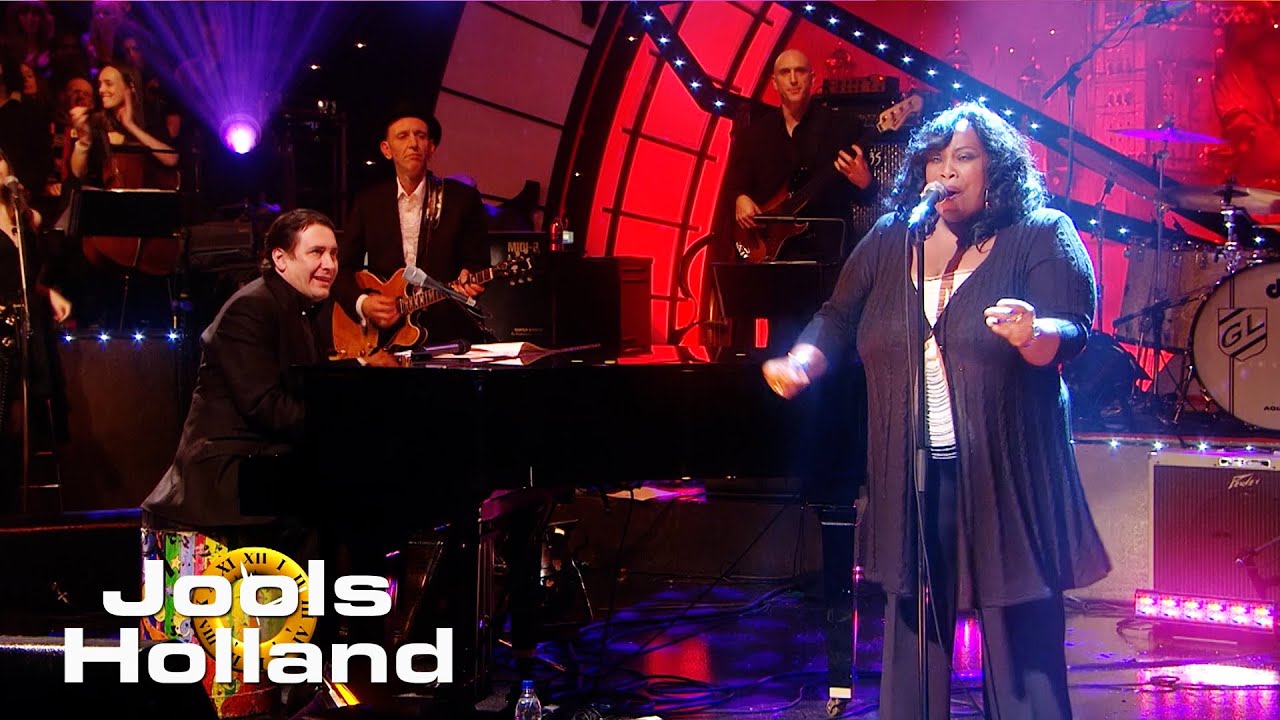Jools Holland & Ruby Turner Perform 'The Informer' 🎶