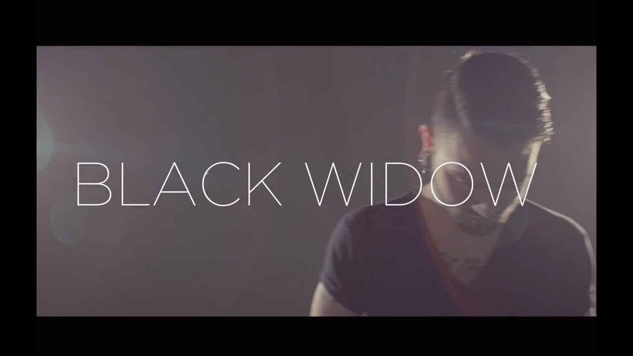 Fame On Fire Rocks Iggy Azalea's Black Widow feat. Twiggy 🎸