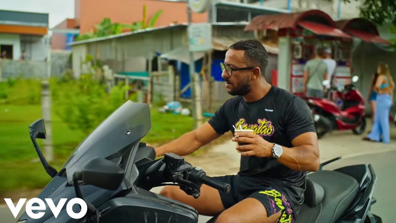 Lacrim - Loin des Nôtres ft. Mister You & Leto 🎶 | Clip Officiel