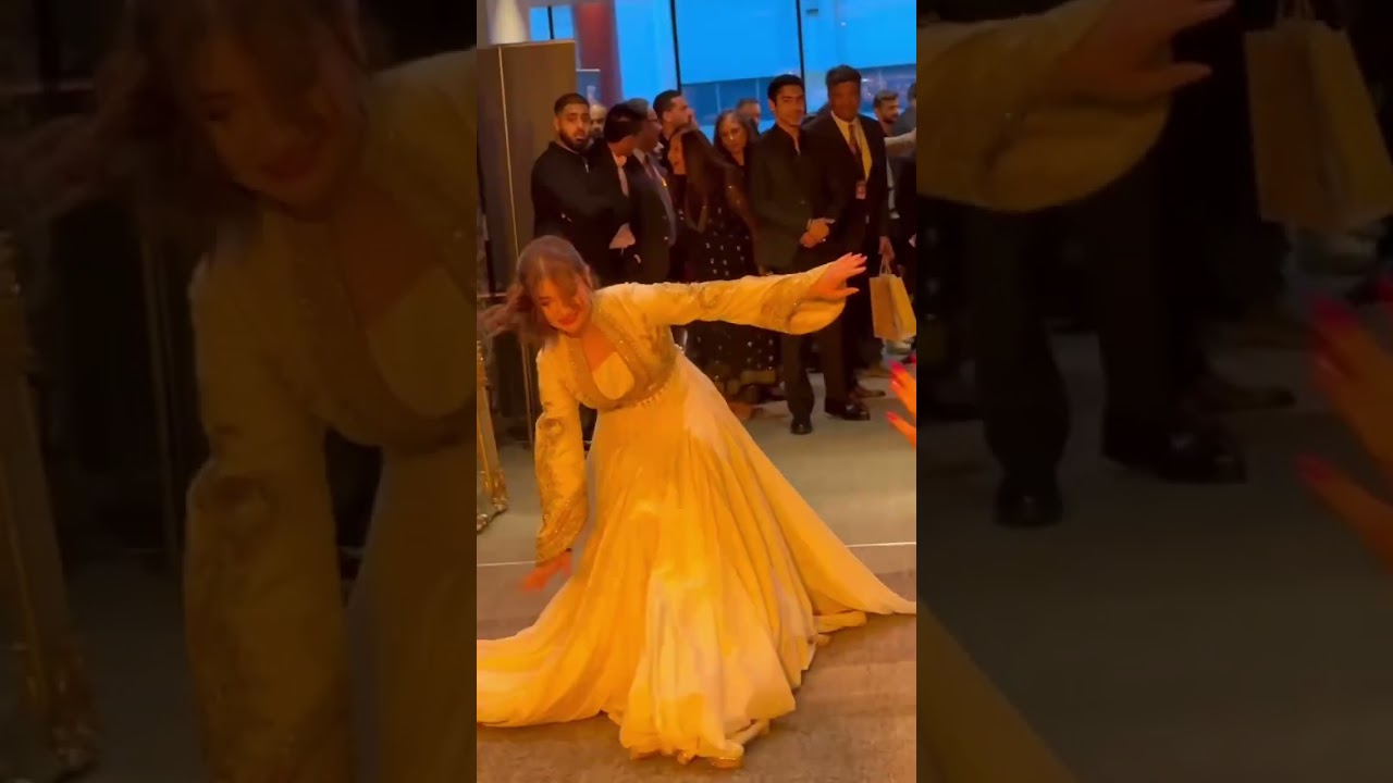 Actor Khushal Khan Rescues Dananeer in London 🚨 | Viral Video of Their Heartwarming Moment