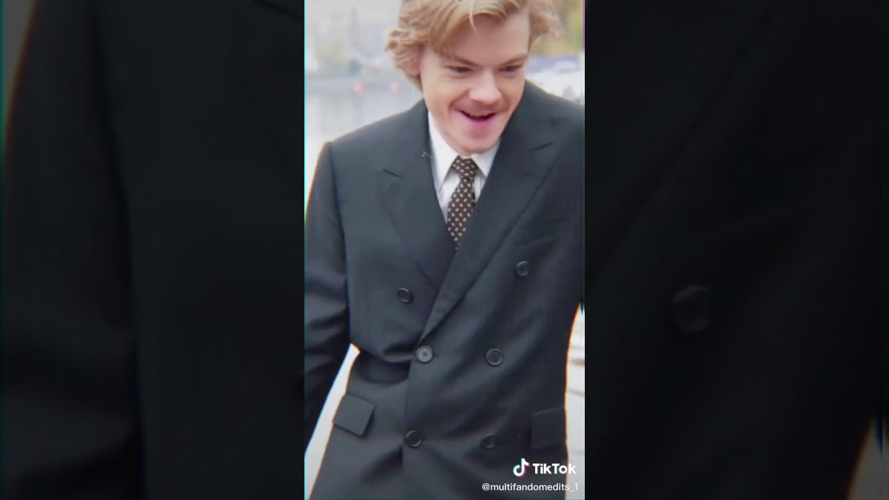 Anya Taylor-Joy and Thomas Brodie-Sangster