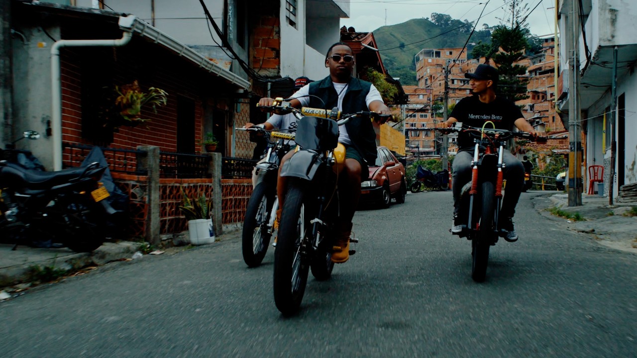 Bouss - La Course (Official Clip) 🎶