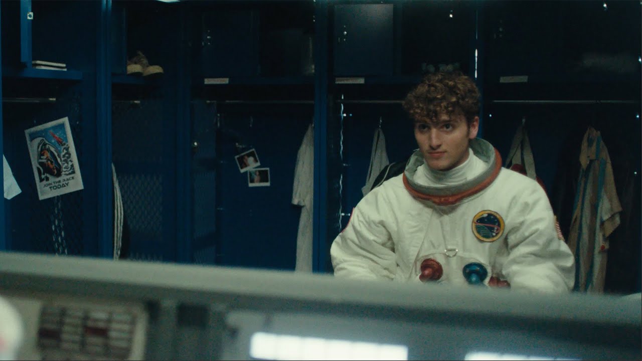 Benson Boone - Little Runaway Official Video 🎶