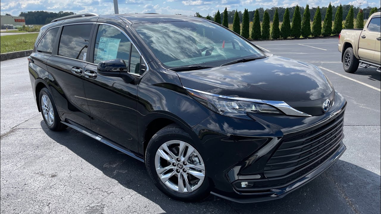 2025 Toyota Sienna XLE AWD Review 🚗
