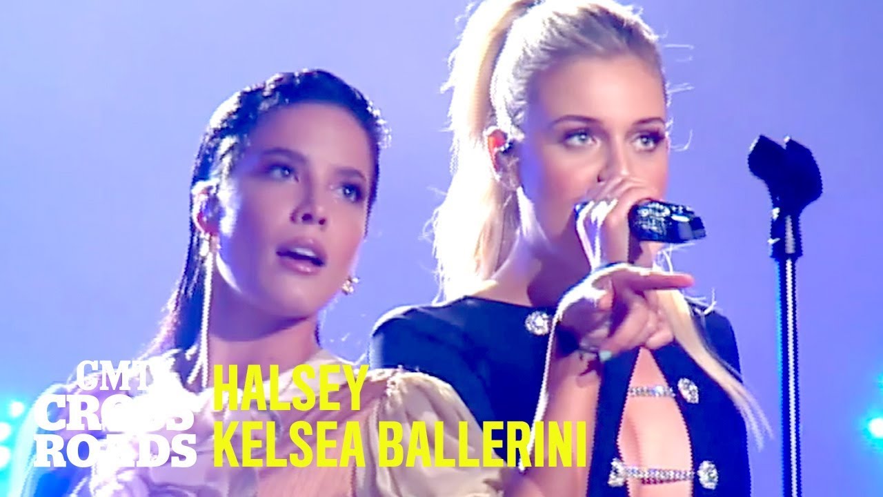 Halsey & Kelsea Ballerini Perform 'Without Me' 🎤