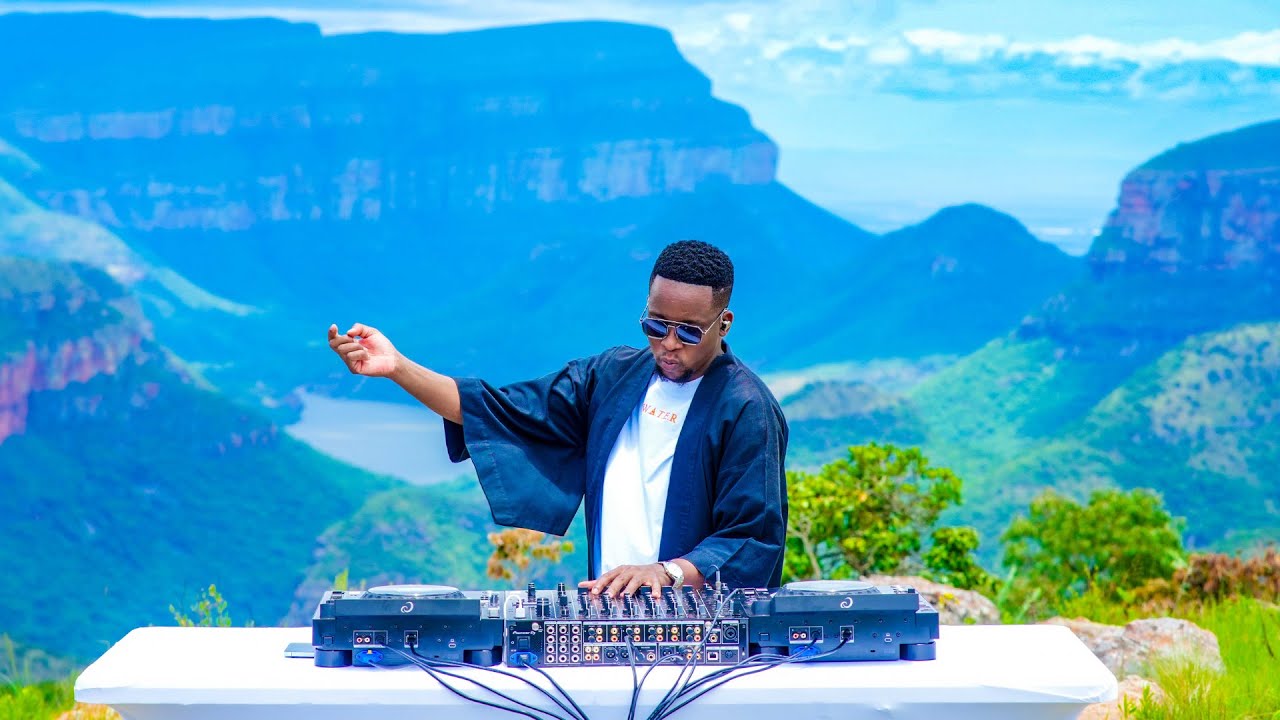 Amapiano Mix 2025 by Romeo Makota | Dec 12 🎶