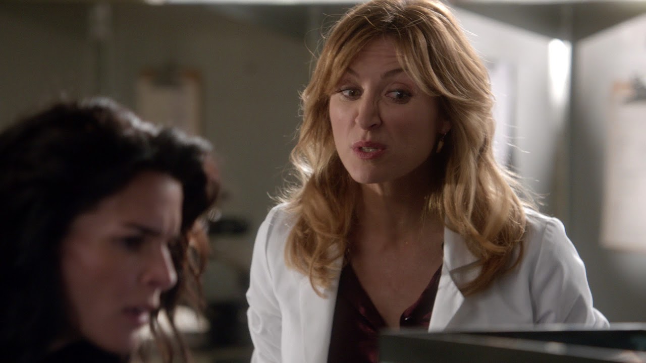 Pêche à la perche : Jane et Maura en compétition 🎣