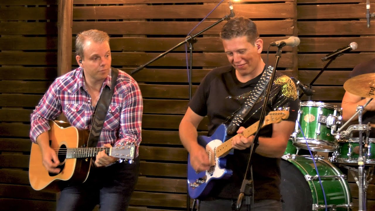 Campbell Brothers Tribute to Creedence - Cotton Fields ๐ธ