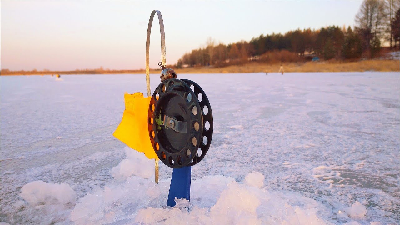 Зимняя рыбалка на жерлицы: как поймать щуку на льду ❄️