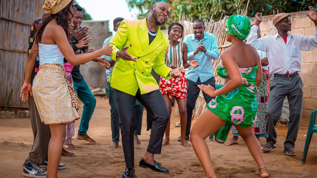 Mr. Bow - Familia Official Music Video 🎶